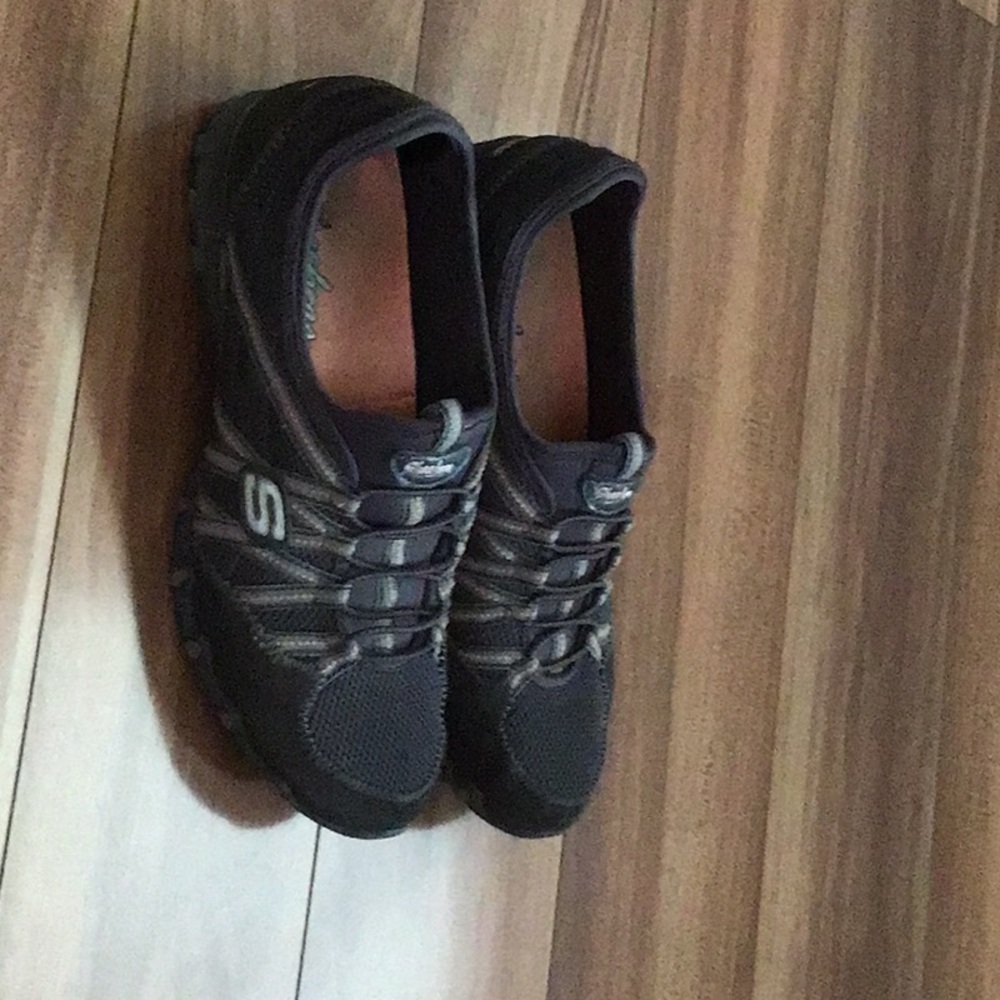 Skechers slip ones